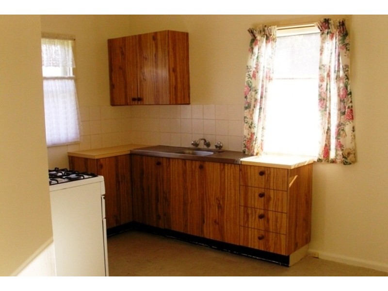 97 Ravenswood St, Bega NSW 2550