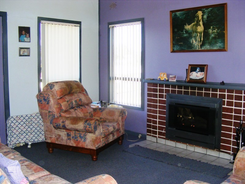 61 Meringo St, Bega NSW 2550