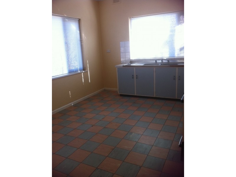 94 Bombala St, Cooma NSW 2630