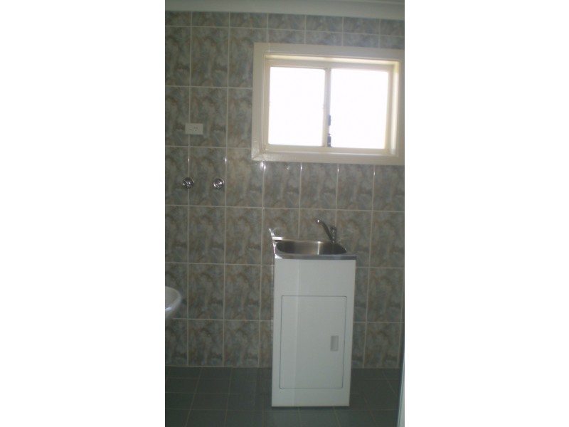 2/237 Sharp St, Cooma NSW 2630