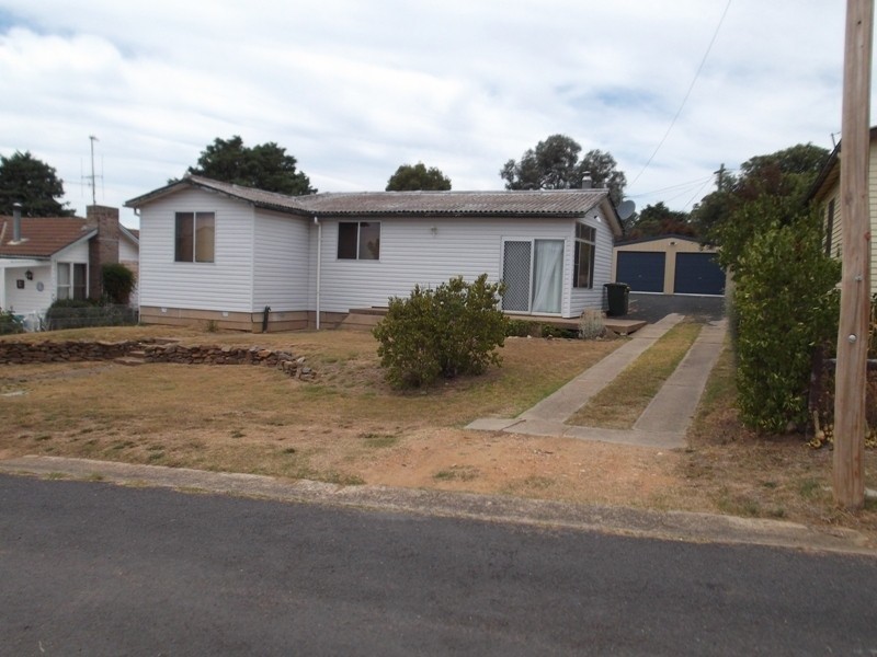 4 Kanuna Place, Cooma NSW 2630