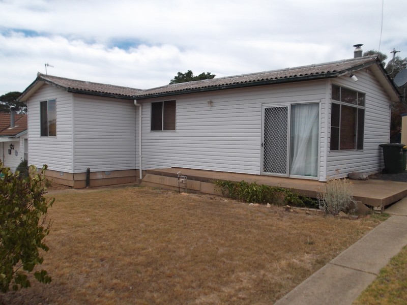 4 Kanuna Place, Cooma NSW 2630