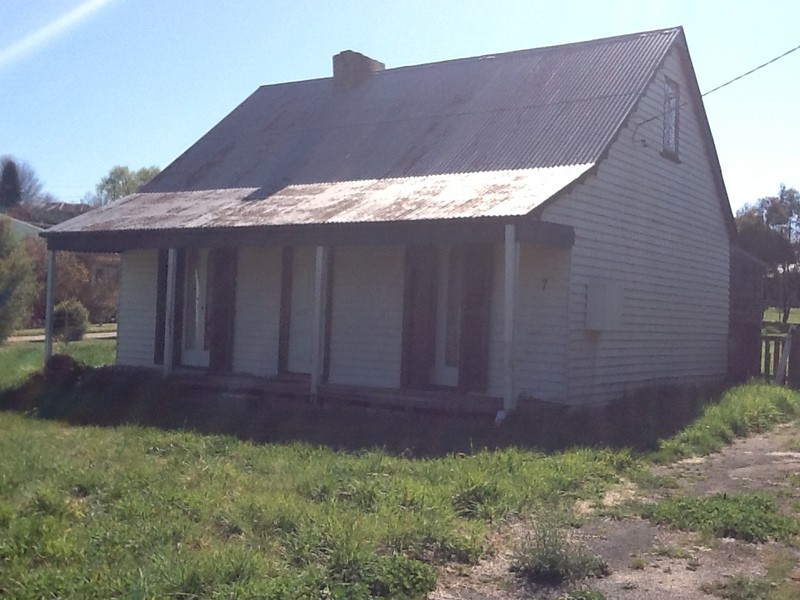 7  High Street, Bombala NSW 2632