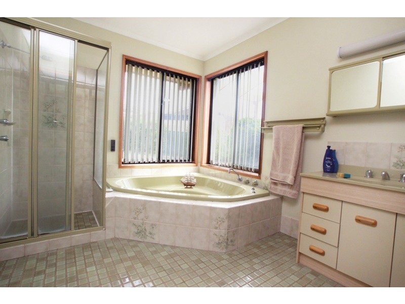 5 Hakea Place, Tura Beach NSW 2548