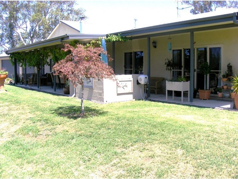 18 Glen Mia Drive, Bega NSW 2550