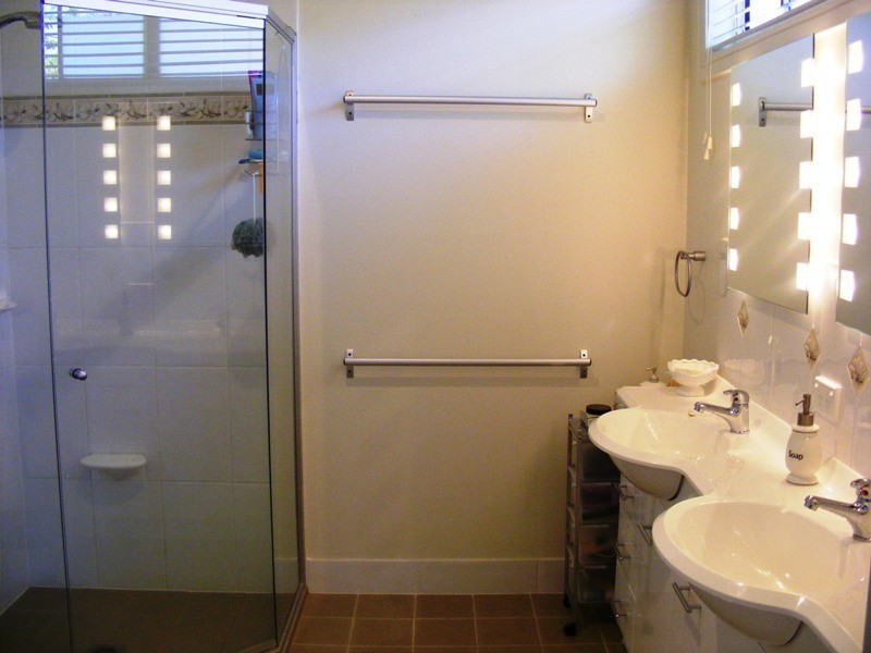 18 Glen Mia Drive, Bega NSW 2550