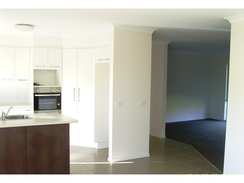 70 Glen Mia Dr, Bega NSW 2550