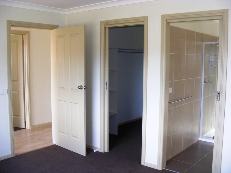 5 Gordon St, Bega NSW 2550