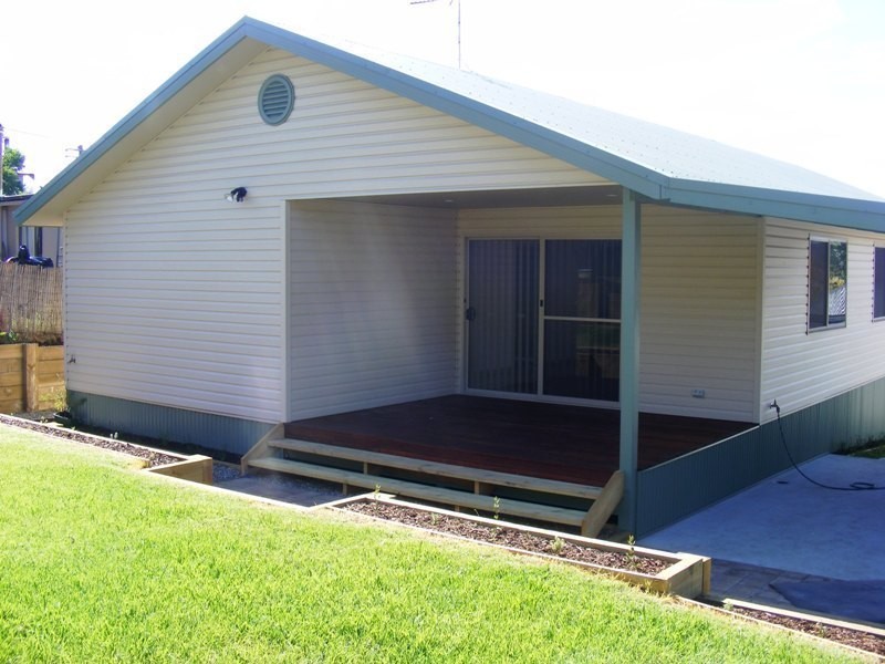 5 Gordon St, Bega NSW 2550