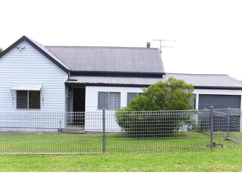 17 LIttle Church St, Bega NSW 2550