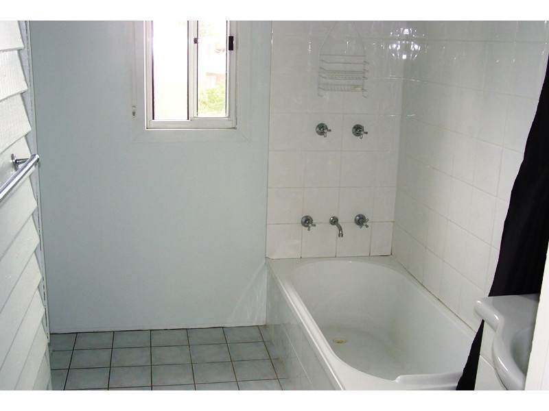 17 LIttle Church St, Bega NSW 2550