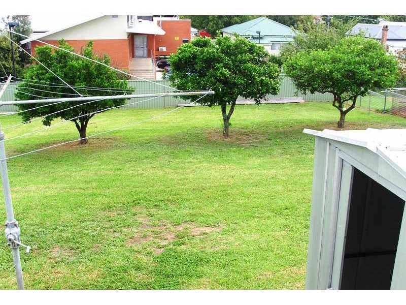 17 LIttle Church St, Bega NSW 2550