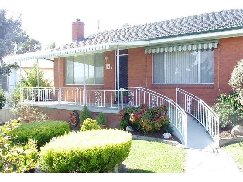 36 Glebe Ave, Bega NSW 2550