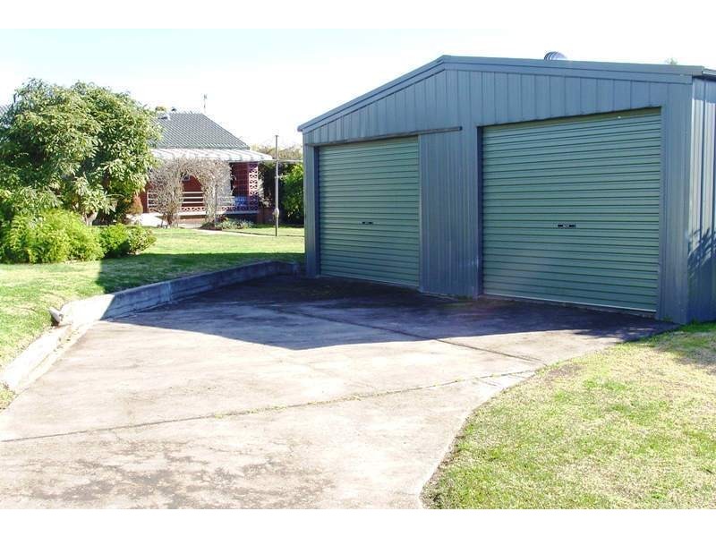 36 Glebe Ave, Bega NSW 2550