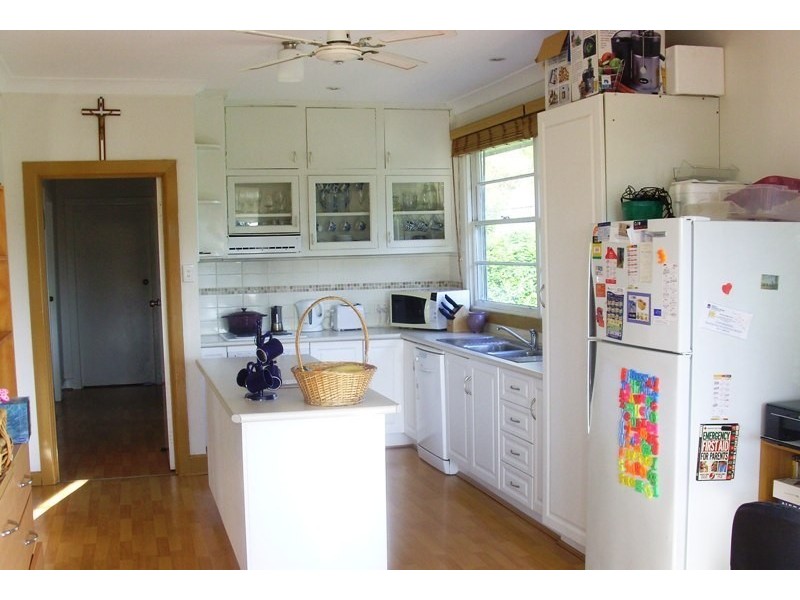 16  Thawa Close, Bega NSW 2550