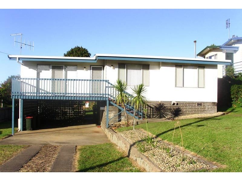10 Glebe Ave, Bega NSW 2550