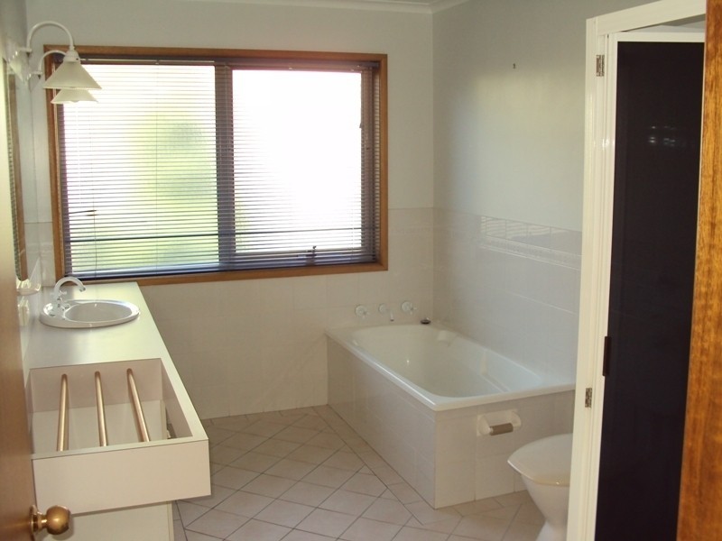 18 Lakewood Avenue, Merimbula NSW 2548