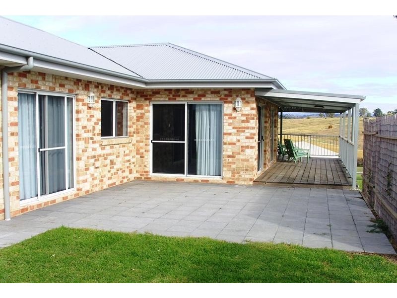 54  Glen Mia Drive, Bega NSW 2550