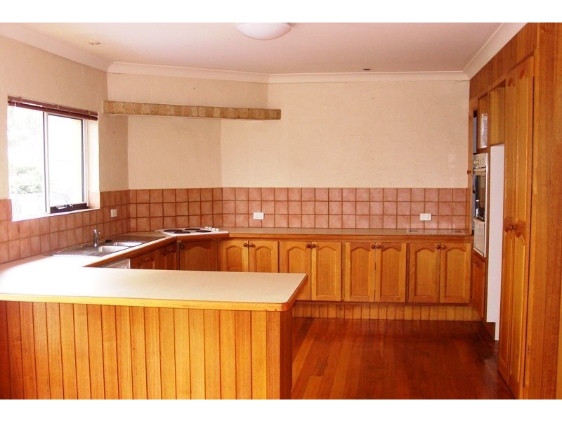 24 Nelson St, Bega NSW 2550