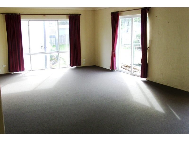 24 Nelson St, Bega NSW 2550