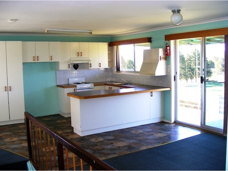 6 Tathra Rd, Bega NSW 2550