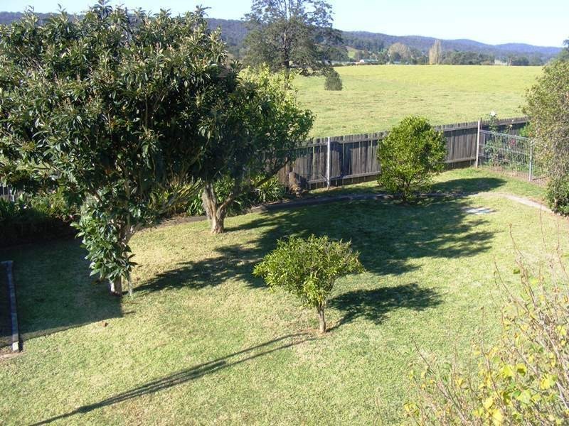6 Tathra Rd, Bega NSW 2550