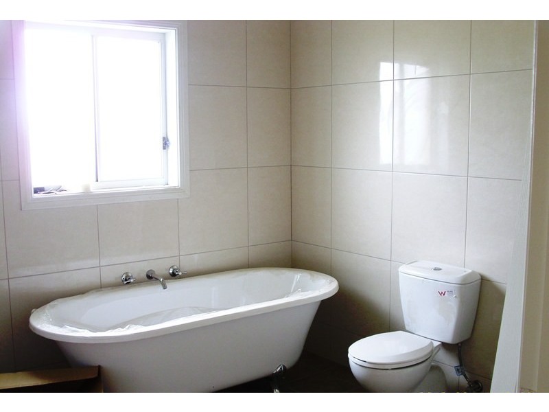 54 Glen Mia, Bega NSW 2550