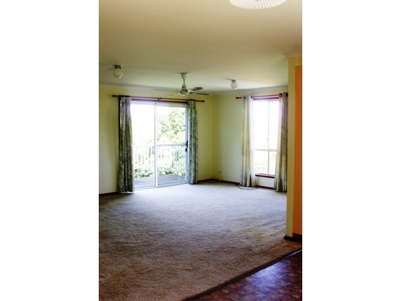 26 Meclenberg St, Bega NSW 2550