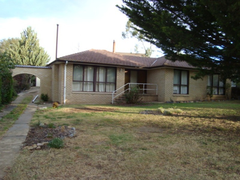 40 Bent STREET, Cooma NSW 2630