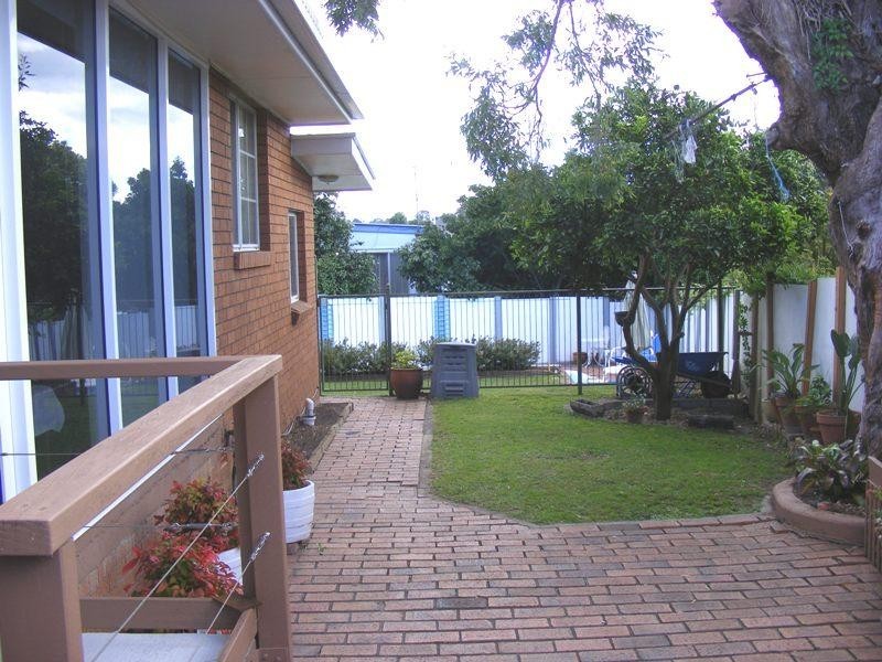 21 Howard Ave, Bega NSW 2550