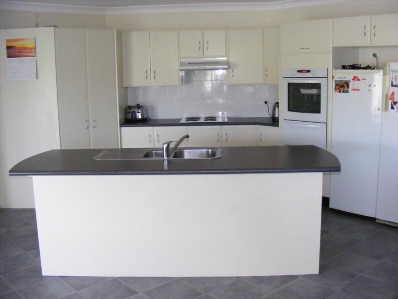 13 Koma Crt, Bega NSW 2550