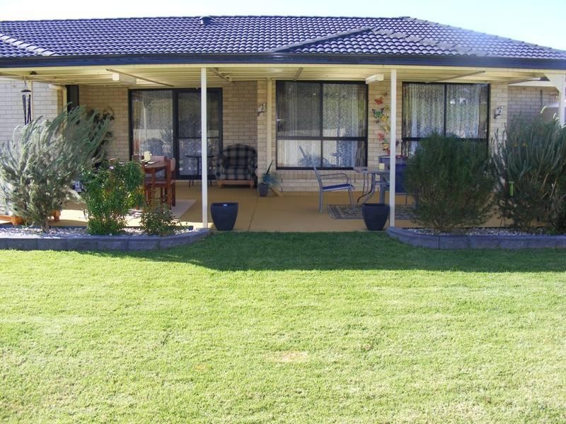 13 Koma Crt, Bega NSW 2550