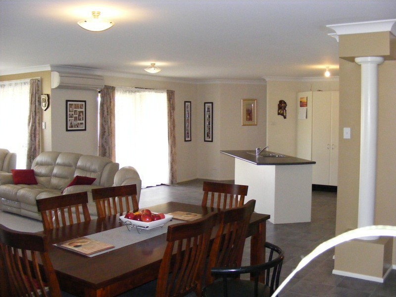 13 Koma Crt, Bega NSW 2550