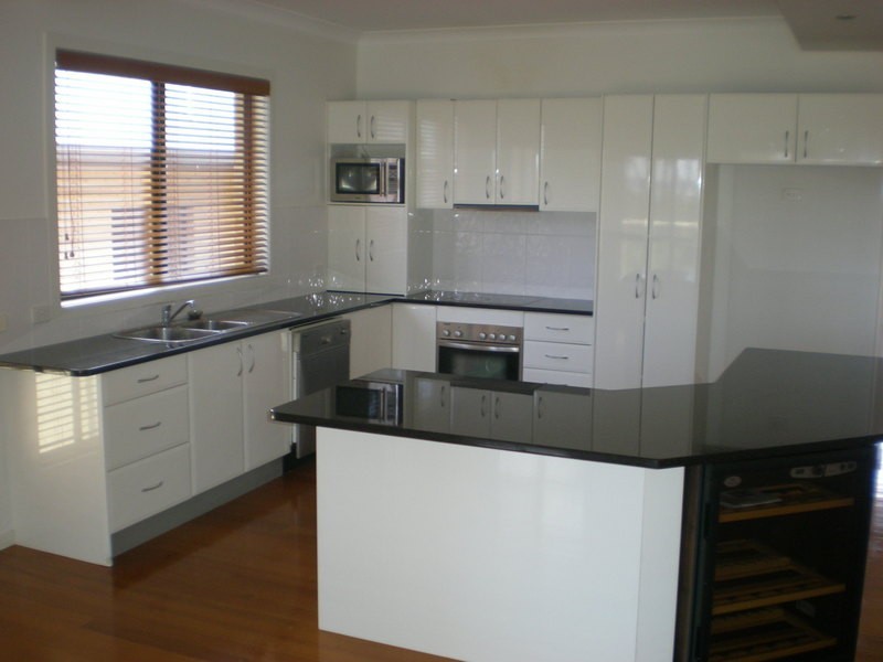 2/23c Elizabeth Parade, Tura Beach NSW 2548