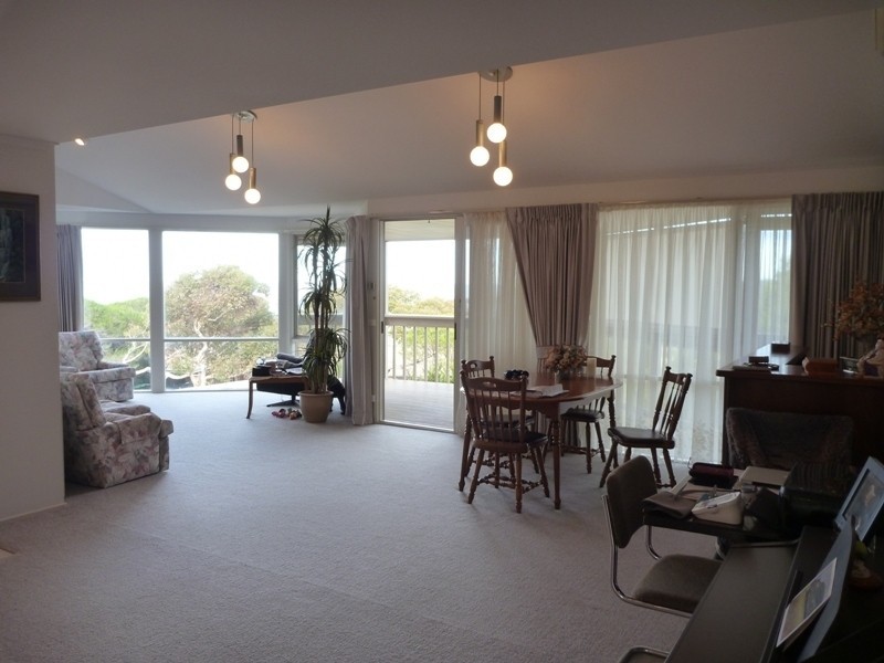 33 Surf Circle, Tura Beach NSW 2548