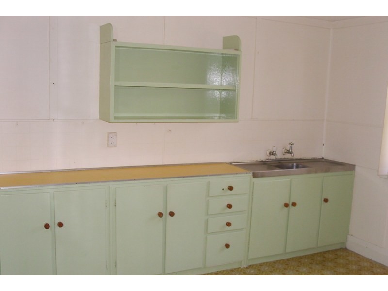 27 Parker St, Bega NSW 2550