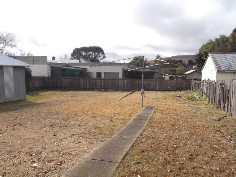 70 Bombala Street, Cooma NSW 2630