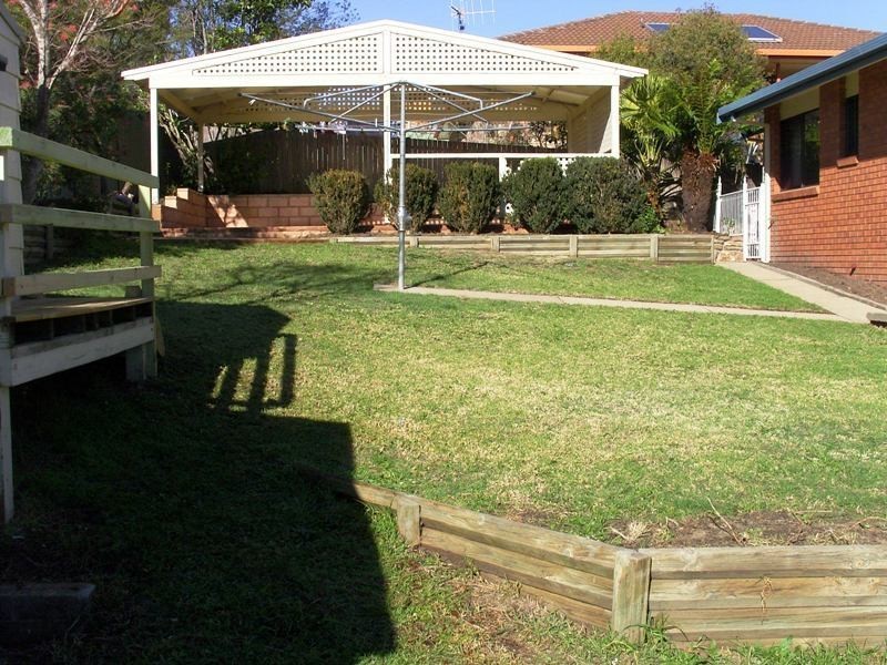16 Laws Drive, Bega NSW 2550