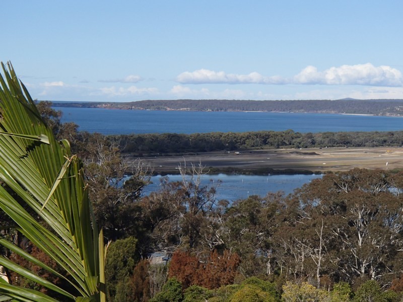 8 Seaview Ave, Merimbula NSW 2548