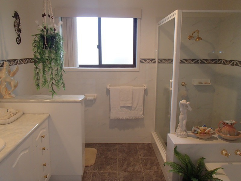 8 Seaview Ave, Merimbula NSW 2548