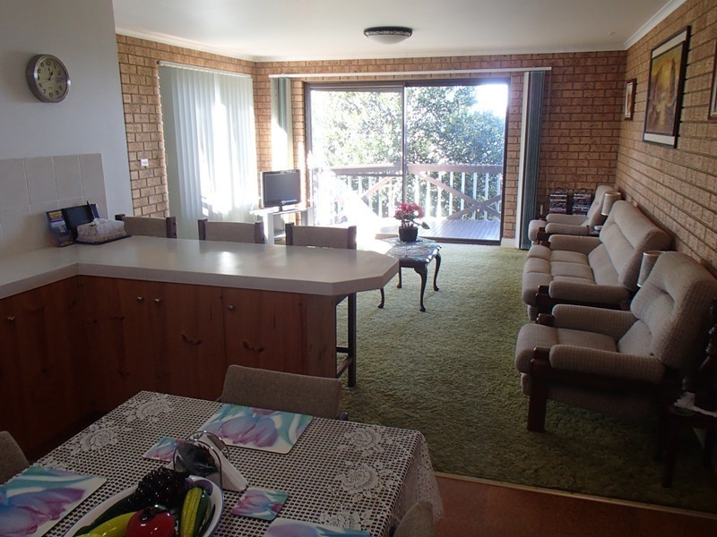 8 Seaview Ave, Merimbula NSW 2548