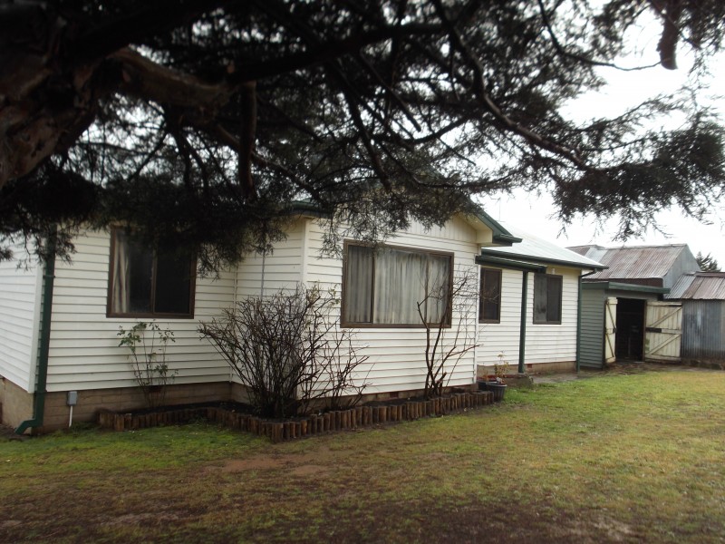 221 Maybe Street, Bombala NSW 2632