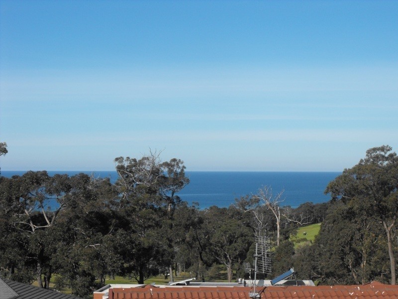 16 The Peninsula, Tura Beach NSW 2548