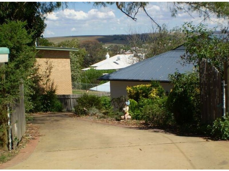 9 West Baron St, Cooma NSW 2630