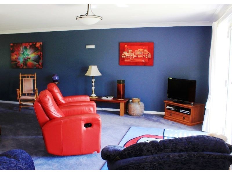 7 Tathra Rd, Bega NSW 2550