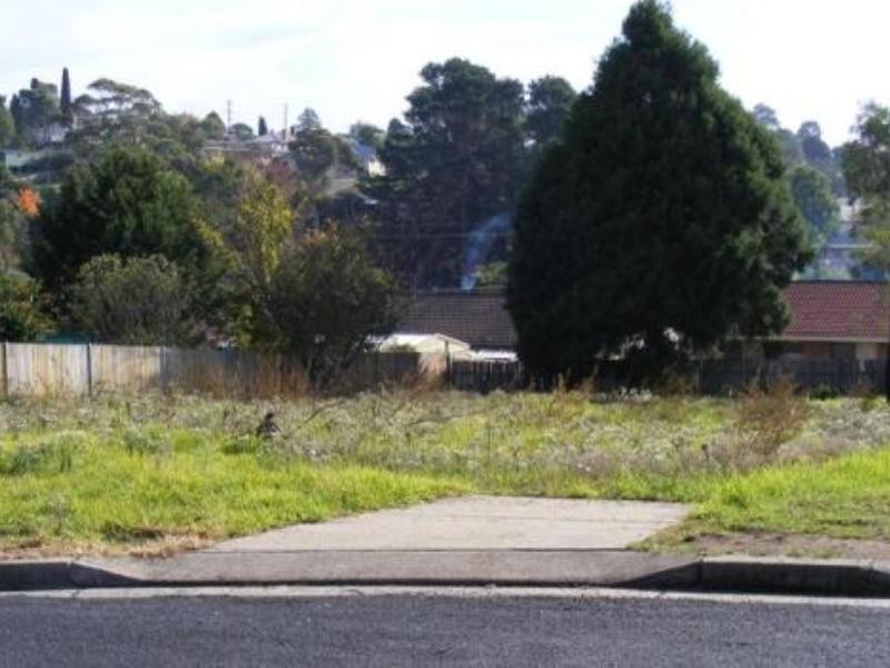 3 Game CRESCENT, Bega NSW 2550