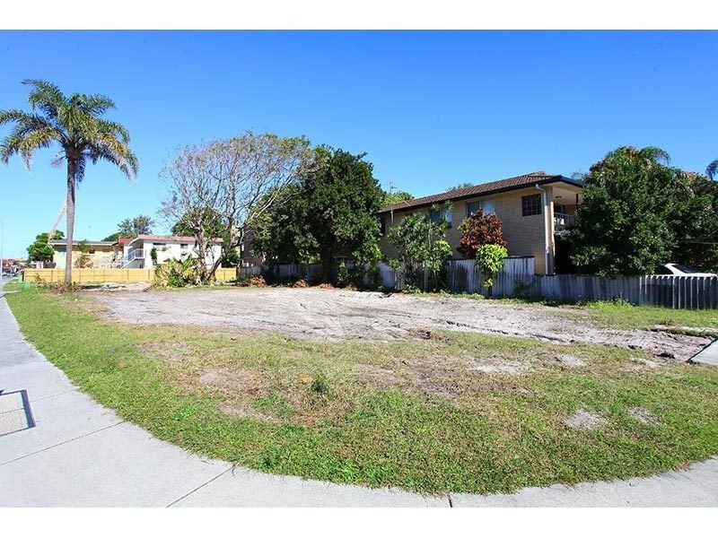 98 Frank Street, Labrador QLD 4215