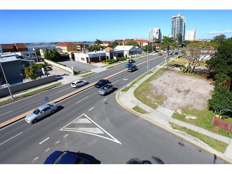 98 Frank Street, Labrador QLD 4215