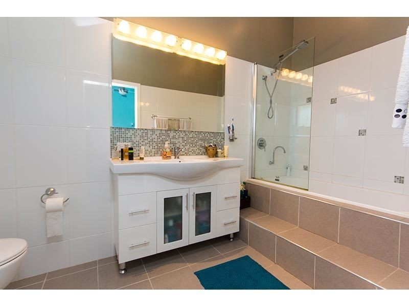 13 Bartlett Avenue, Nerang QLD 4211
