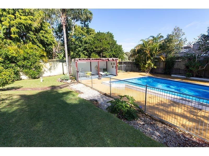 13 Bartlett Avenue, Nerang QLD 4211